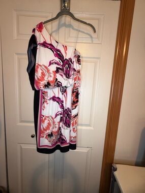 London Style One-Shoulder Floral Dress - 10